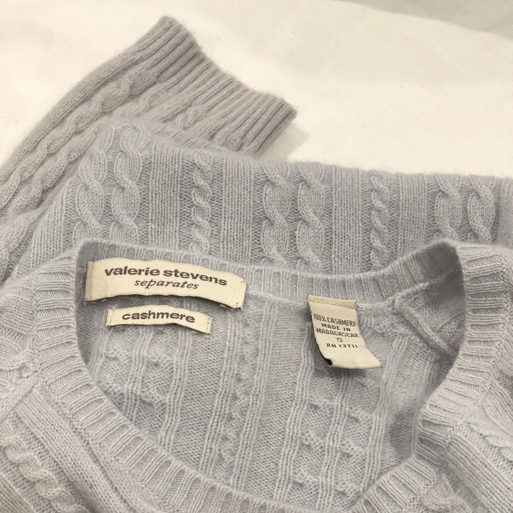 **PRISTINE**Valerie Stevens SOFT BLUE Cable Knit Sweater